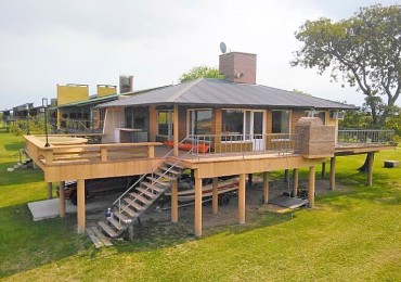 Casa frente al rio - En Venta- Loteo El Sausalito -